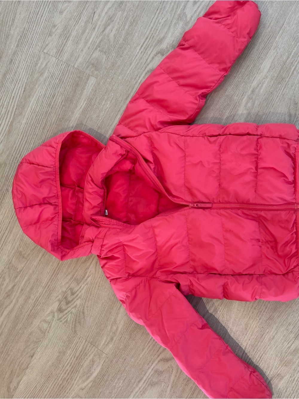Uniqlo Kids Hooded Puffer Jacket in Bright Pink